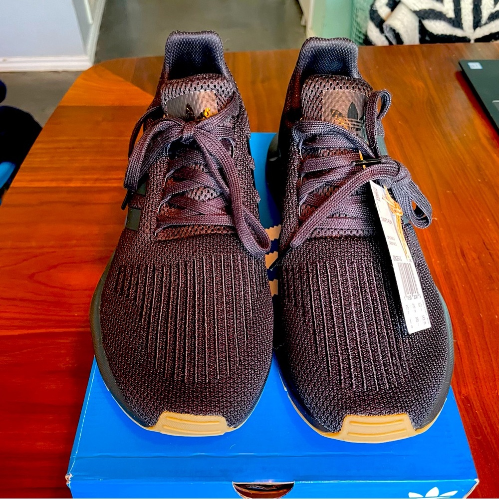 NIB Adidas Men’s Swift Run DB3603